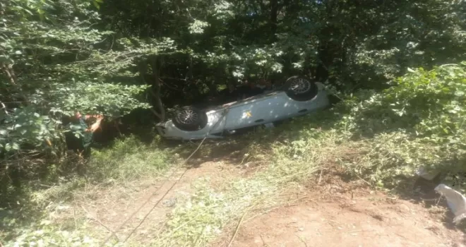 Samsun’da şarampole devrilen otomobilin sürücüsü yaralandı