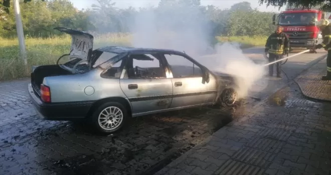 Samsun’da seyir halindeki otomobil yandı