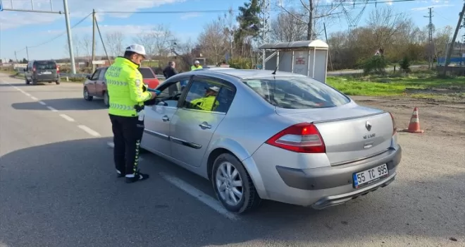 Samsun’da trafik denetimlerinde 26 sürücüye ceza kesildi