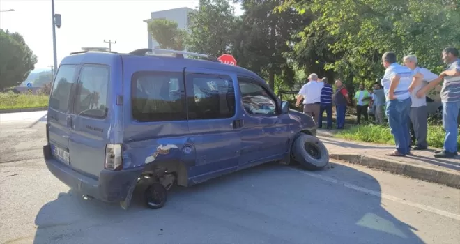 Samsun’da trafik kazasında 2 kişi yaralandı