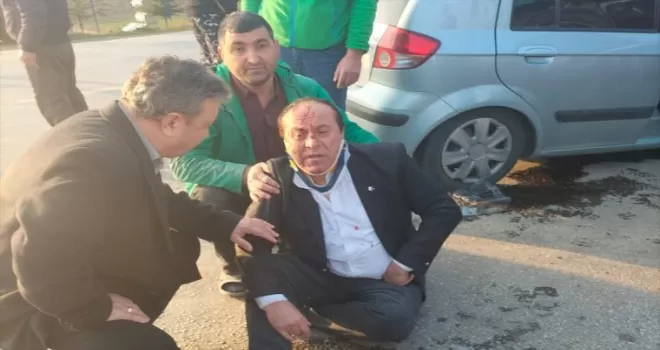 Samsun’da traktörle çarpışan otomobildeki 3 kişi yaralandı