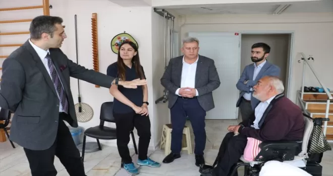 Samsun’da yaşlı ve engelli hastaların tedavisi bulundukları yerde yapılıyor