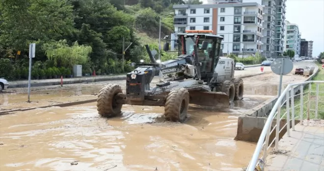 Samsun’daki selin ardından ekipler yaraları sarıyor