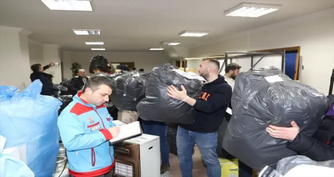 Samsun'dan deprem bölgesine yardım