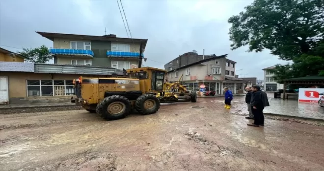 Samsun’un Ladik ilçesinde taşkınlar sonrası temizlik çalışması başladı
