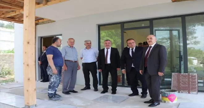 Samsun Valisi Dağlı Havza’da öğrencilere karne dağıttı, yatırımları inceledi