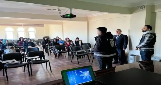 Saraydüzü'nde öğrencilere polislik mesleği tanıtıldı