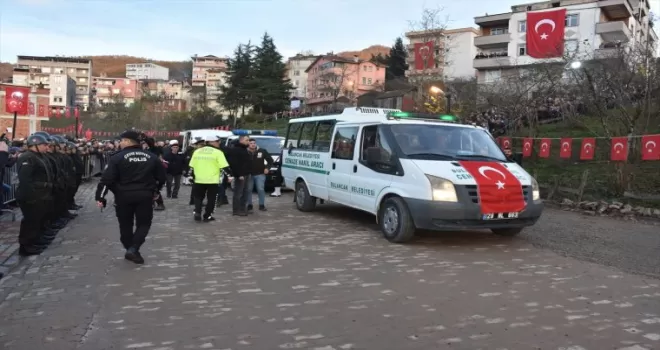 Şehit Piyade Sözleşmeli Er İsmail Ünal, Giresun'da son yolculuğuna uğurlandı