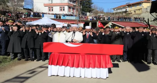 Şehit Piyade Sözleşmeli Er Yasin Karaca’nın cenazesi, Tokat’ta toprağa verildi