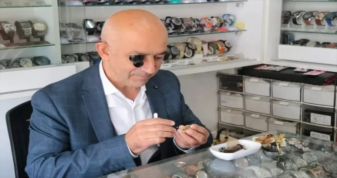Şenol usta 41 yıldır saatlerin ömrünü uzatıyor