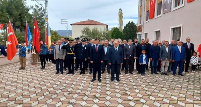Sinop’ta 29 Ekim Cumhuriyet Bayramı dolasıyla çelenk sunma törenleri yapıldı