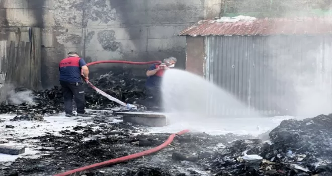Sinop’ta ambalaj atık deposunda çıkan yangın söndürüldü