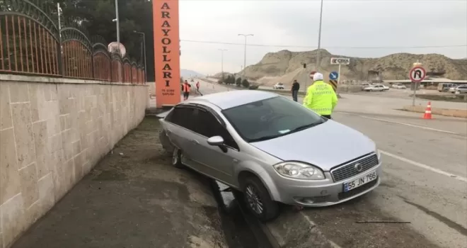 Sinop’ta iki otomobilin çarpıştığı kazada 2 kişi yaralandı