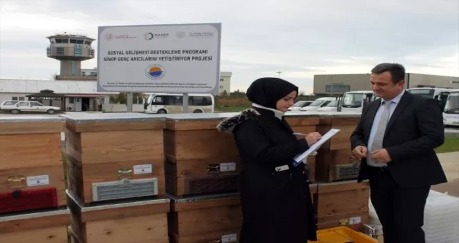 Sinop’ta KUZKA’dan genç arıcılara eğitim ve ekipman desteği