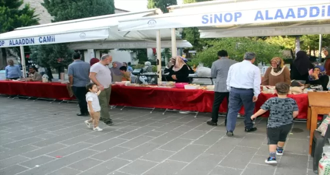 Sinop’ta Mevlid-i Nebi Haftası kapsamında kermes düzenlendi