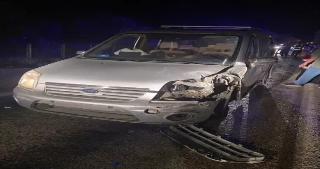 Sinop’ta otomobille hafif ticari aracın çarpıştığı kazada 4 kişi yaralandı