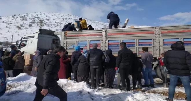 Sinop’un ilçelerinden deprem bölgesine yardımlar sürüyor