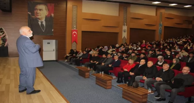 Suluova’da “Canlılarda Yaşam İçgüdüsü“ konulu konferans düzenlendi