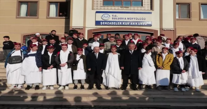 Suluova'dan 195 kişilik umre kafilesi kutsal topraklara uğurlandı
