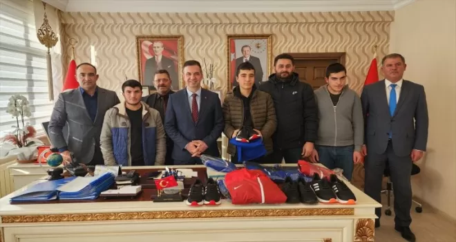 Suluova Kaymakamlığı engelli sporculara malzeme desteğinde bulundu