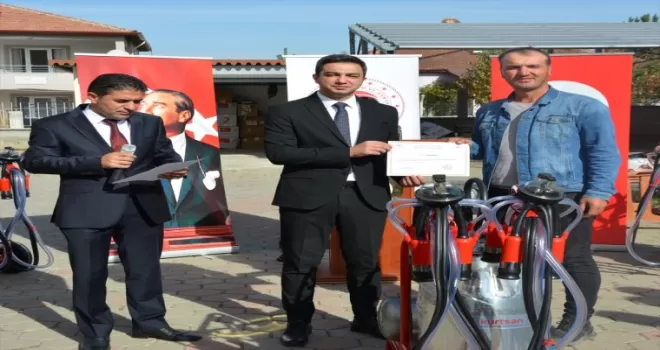 Sulusaray’da çiftçilere süt sağım makinesi dağıtıldı