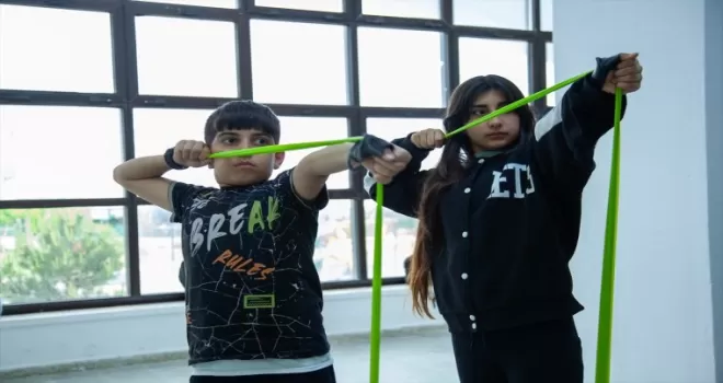 Sungurlu’da 40 çocuk ve genç geleneksel Türk okçuluğunu öğreniyor