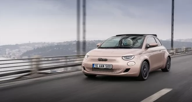 Tamamen elektrikli Fiat 500e, Türkiye’de satışa sunuldu