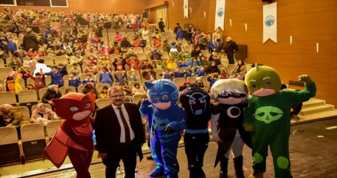 Taşköprü Belediyesi öğrencileri tiyatro ile buluşturdu