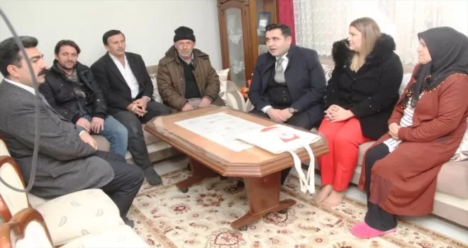 Taşova Kaymakamı Gökcecik şehit ailesini ziyaret etti