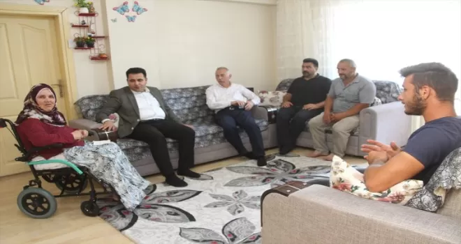 Taşova Kaymakamı Gökcecik’ten şehit ailelerine ziyaret