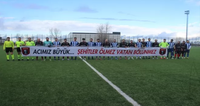 Tekkeköy’de maç öncesi şehitler unutulmadı