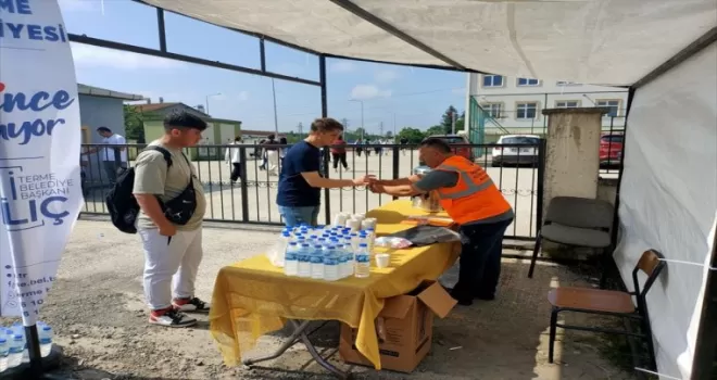 Terme Belediyesi YKS’ye giren öğrencilerle velilere destek oldu