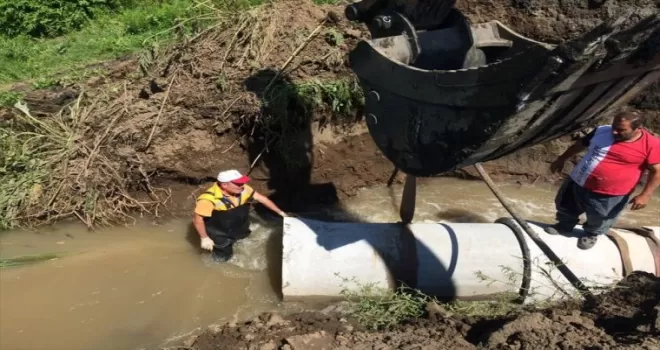 Terme’de taşkından etkilenen bölgelerde çalışmalar sürüyor