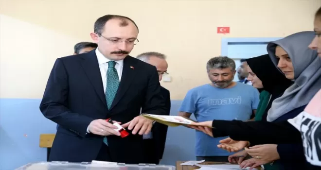 Ticaret Bakanı Muş, oyunu Samsun’da kullandı