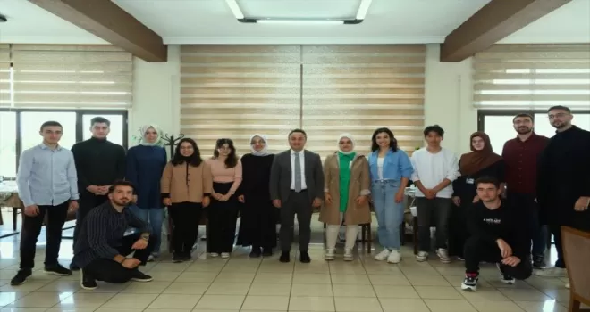 TOGÜ Rektörü Yılmaz öğrencilerle kahvaltıda bir araya geldi