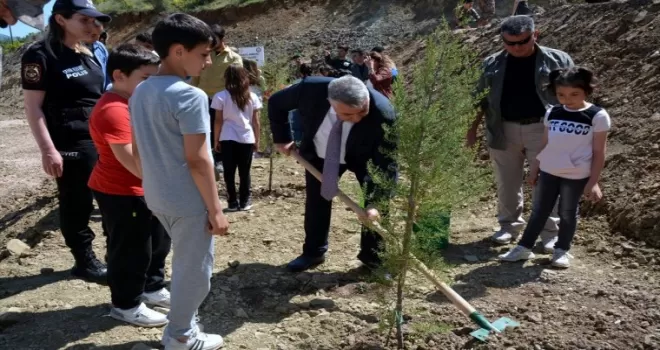 Tokat’ta “50 çocuk, 50 fidan, 50 hayat“ fidan dikim etkinliği düzenlendi