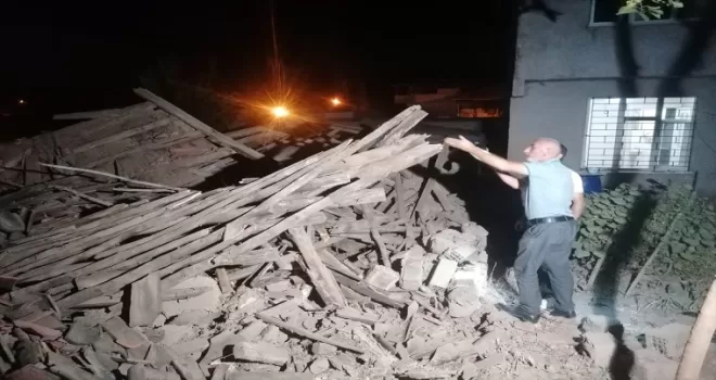 Tokat’ta ahşap ev çöktü, 1 kişi yaralandı