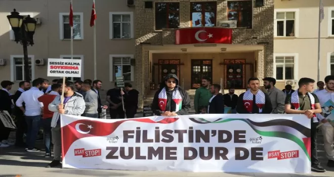 Tokat’ta AK Parti’li gençler, İsrail’in Gazze’ye saldırılarını protesto etti
