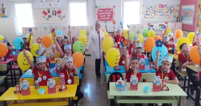 Tokat’ta birinci sınıfa başlayan öğrencilere “rengarenk sınıf“ sürprizi