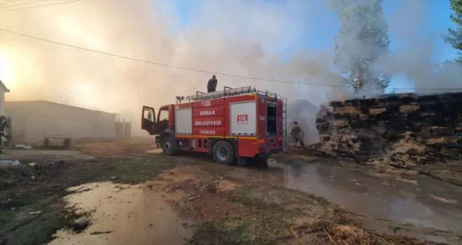 Tokat’ta çıkan yangında 2 bin balya saman zarar gördü