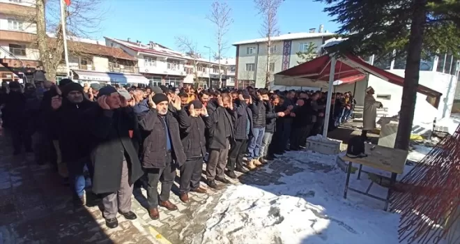 Tokat’ta depremde yaşamını yitirenler için gıyabi cenaze namazı kılındı