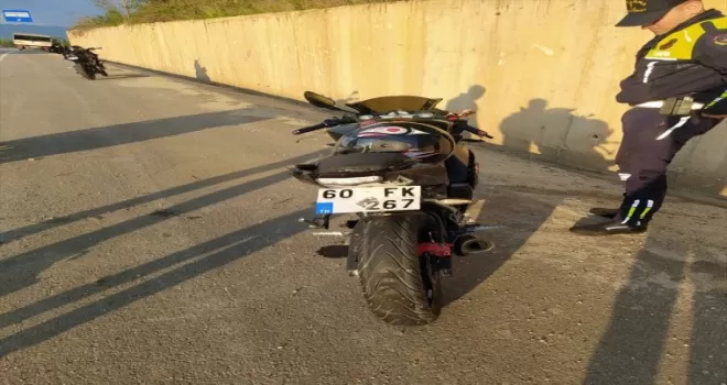 Tokat’ta devrilen motosikletteki 2 kişi yaralandı
