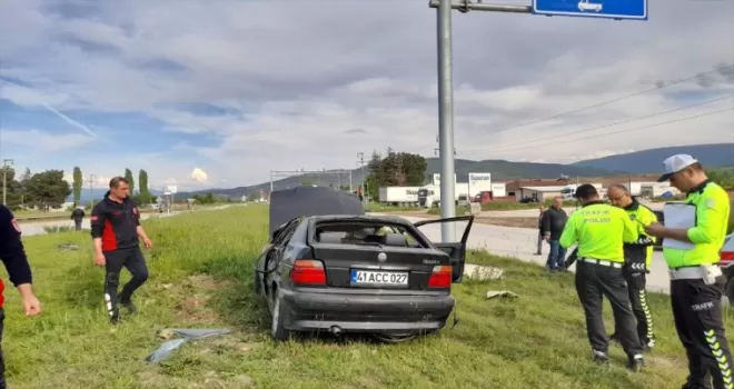 Tokat’ta devrilen otomobildeki 2 kişi yaralandı