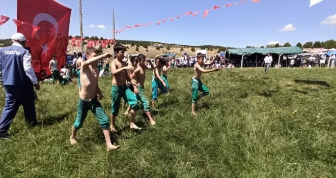 Tokat’ta Geleneksel Çıkrık Köyü 6. Karakucak Güreşleri düzenlendi