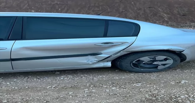 Tokat'ta iki otomobilin çarpışması sonucu 4 kişi yaralandı