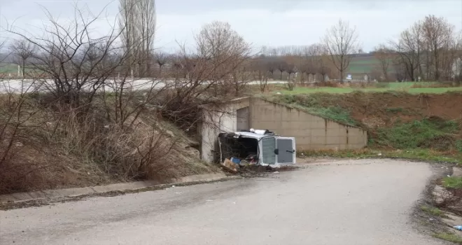 Tokat’ta kamyonet ile minibüsün çarpıştığı kazada 4 kişi yaralandı