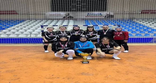 Tokat'ta okul sporları genç kızlar futsal turnuvası sona erdi