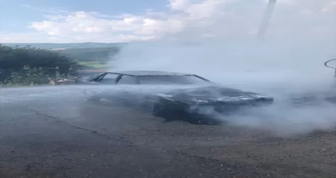 Tokat’ta seyir halindeki otomobil yandı
