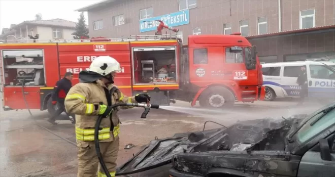 Tokat'ta seyir halindeki otomobil yandı