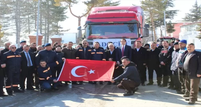 Tokat  ve Amasya’dan deprem bölgesine yardımlar sürüyor